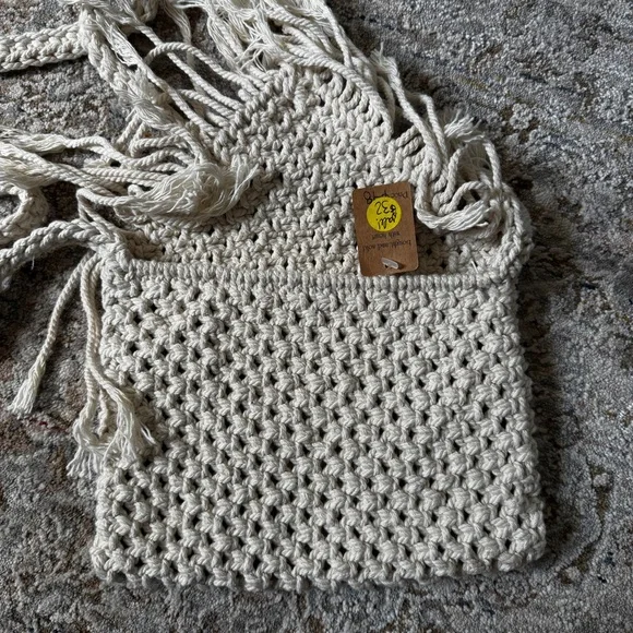 Handmade Cream Crochet Bag - Picture 4 of 4